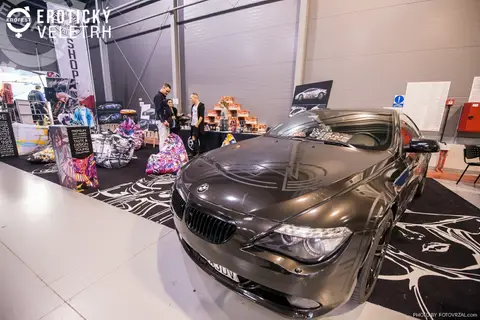 Erotic Fair 2019 — photograph 428 of 500