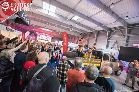 Erotic Fair 2019 — photograph 429 of 500