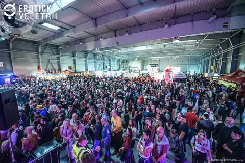 Erotic Fair 2019 — photograph 434 of 500