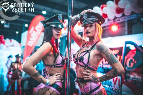 Erotic Fair 2019 — photograph 448 of 500