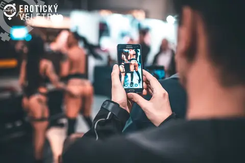 Erotic Fair 2019 — photograph 451 of 500