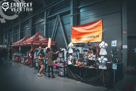 Erotic Fair 2019 — photograph 456 of 500