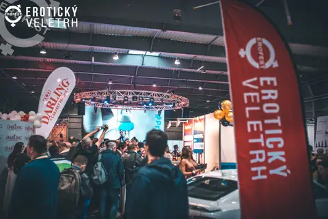 Erotic Fair 2019 — photograph 457 of 500