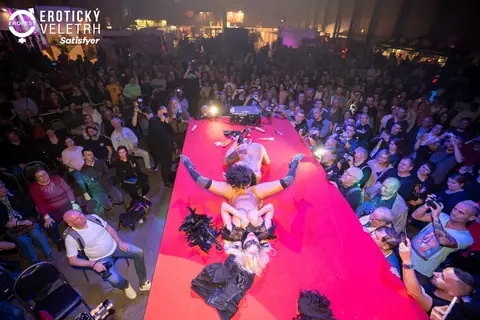 Erotic Fair 2022 — photograph 33 of 195