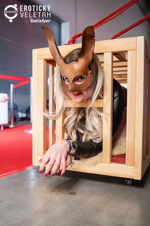 Erotic Fair 2022 — photograph 25 of 195