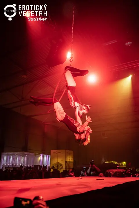 Erotic Fair 2022 — photograph 63 of 195