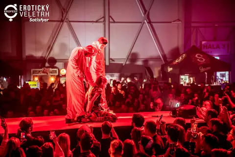 Erotic Fair 2022 — photograph 111 of 195