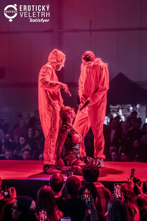 Erotic Fair 2022 — photograph 112 of 195
