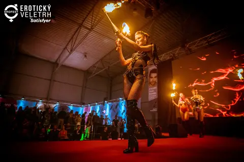 Erotic Fair 2022 — photograph 151 of 195
