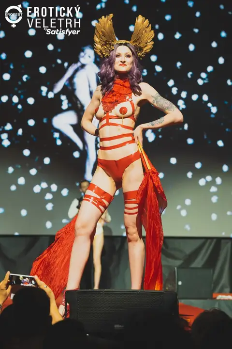 Erotic Fair 2022 — photograph 166 of 195