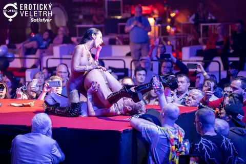 Erotic Fair 2023 — photograph 162 of 517