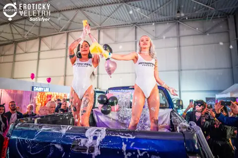 Erotic Fair 2023 — photograph 203 of 517