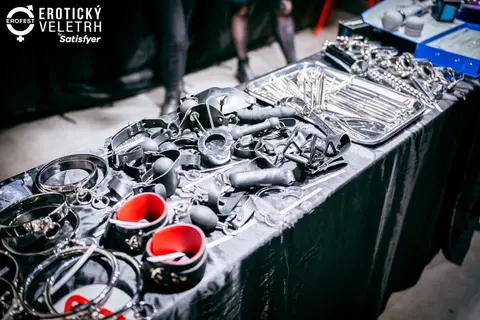 Erotic Fair 2023 — photograph 233 of 517