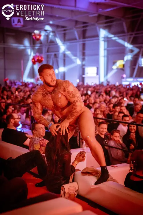 Erotic Fair 2023 — photograph 332 of 517