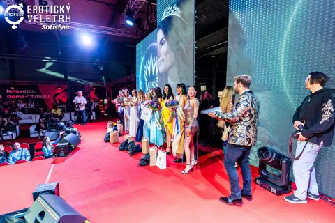 Erotic Fair 2023 — photograph 487 of 517